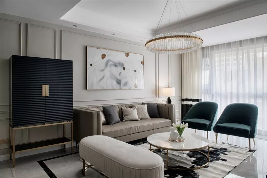 温馨灰色系家居设计,浪漫法式吊灯点亮生活-2