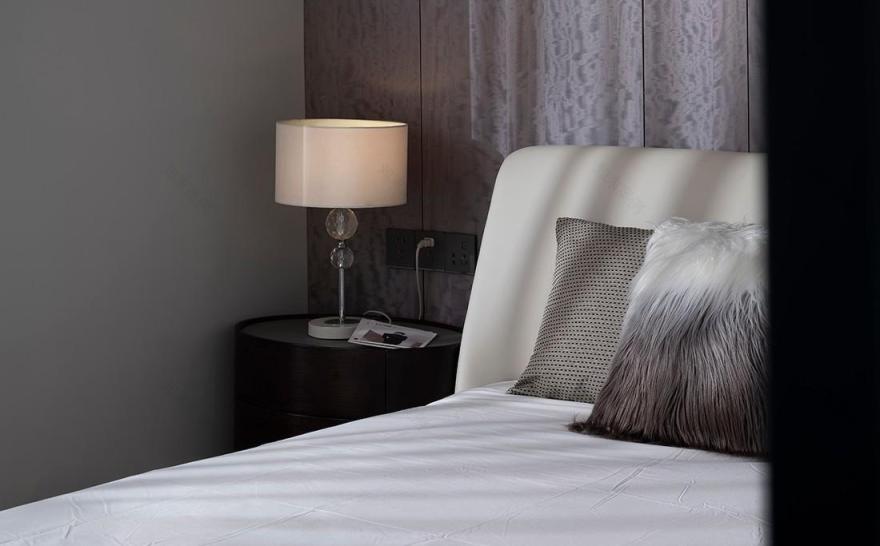 灰色调温馨别墅,午后光影下的和谐空间-32