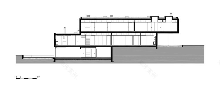 葡萄牙绿意盎然的双层住宅-23