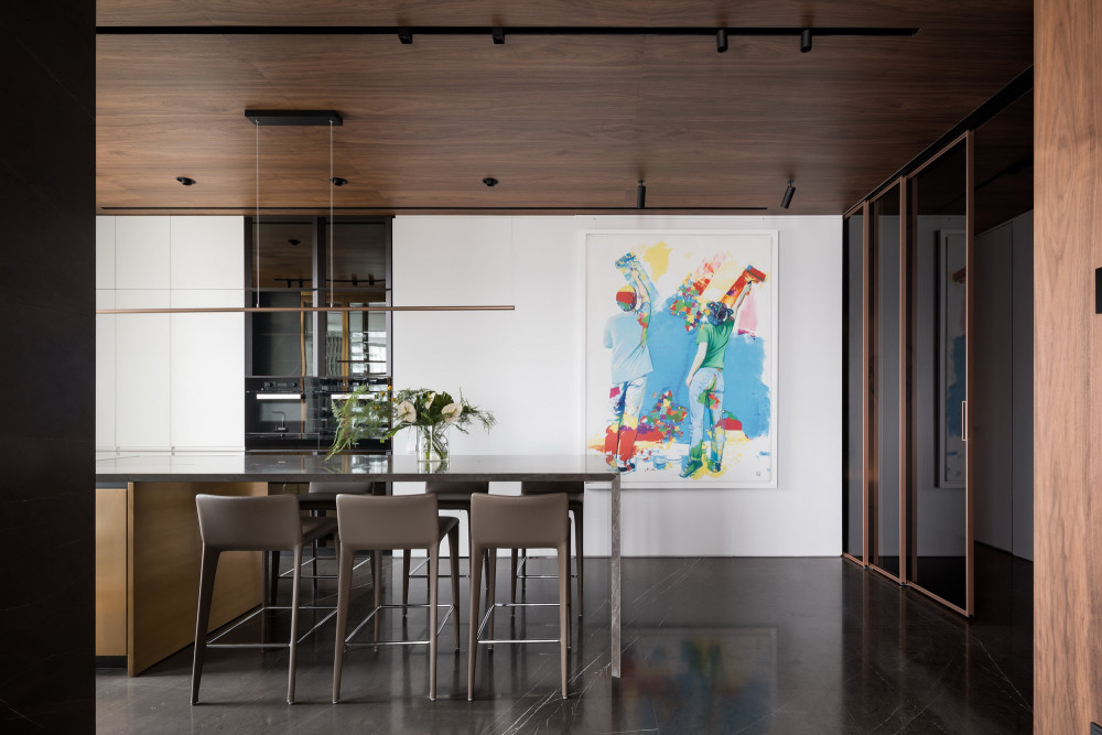 现代家庭公寓的多彩室内设计风格 Deep Chord interior / YODEZEEN Architects-2