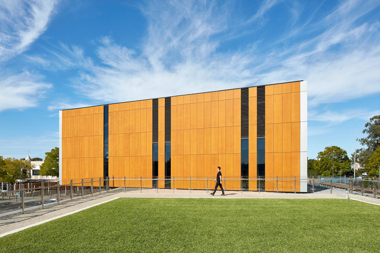 Frank Bartlett Memorial Library and Moe Service Centre fjmt-37