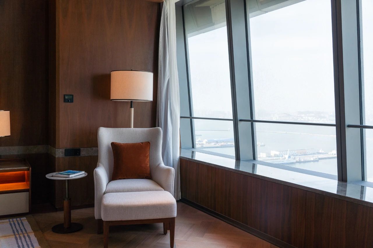 大连四季酒店丨中国大连丨NBBJ 建筑公司,HBA 设计公司-10