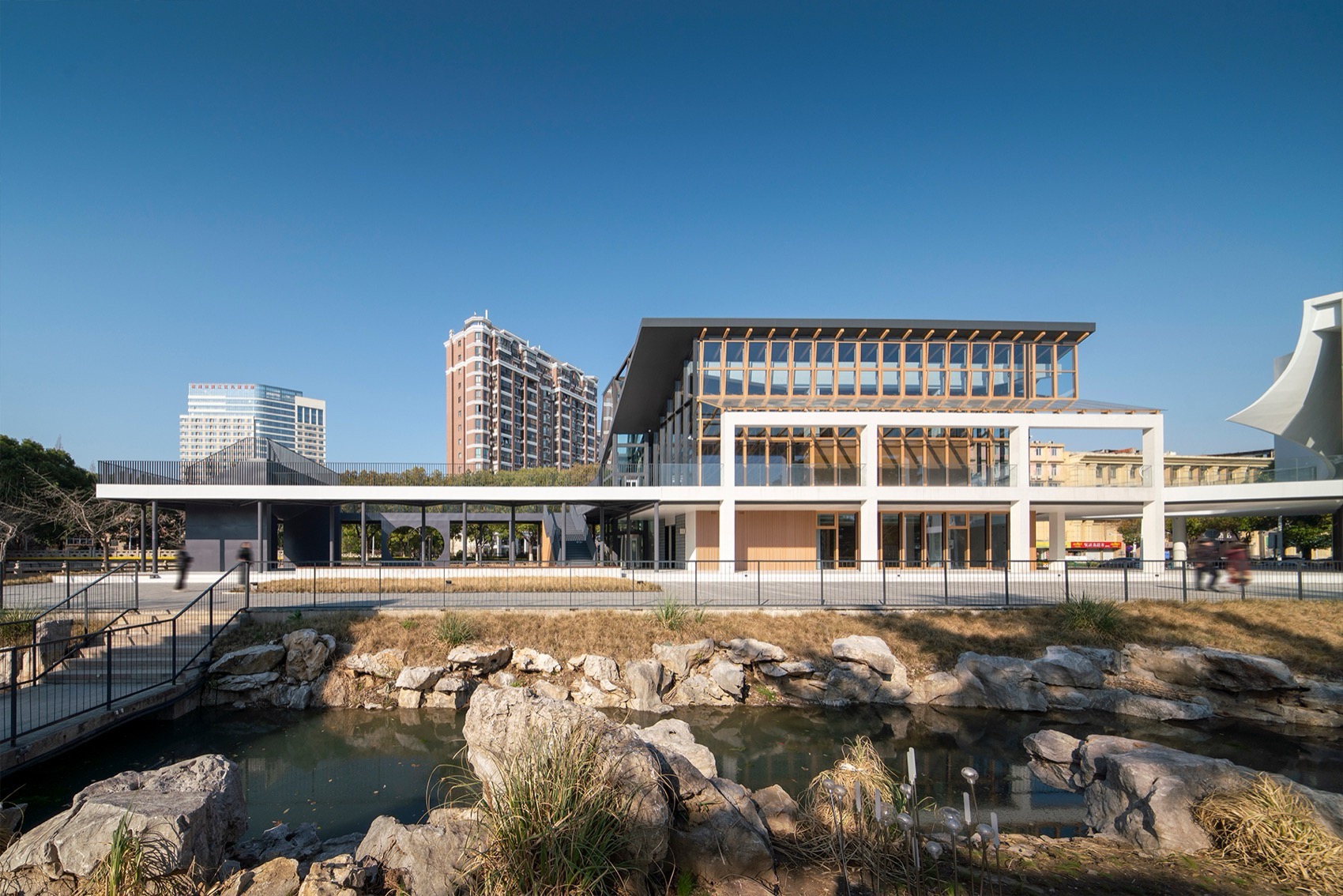 垂虹小筑:苏州吴江婚礼堂丨中国苏州丨南沙原创建筑设计工作室等多家单位-57