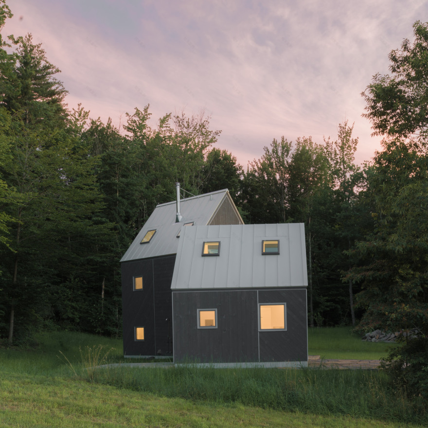 New Affiliates creates asymmetric mountain cabin in Vermont-0