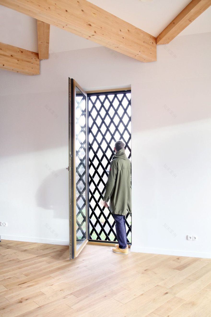 波兰历史建筑中的现代酒店设计-23