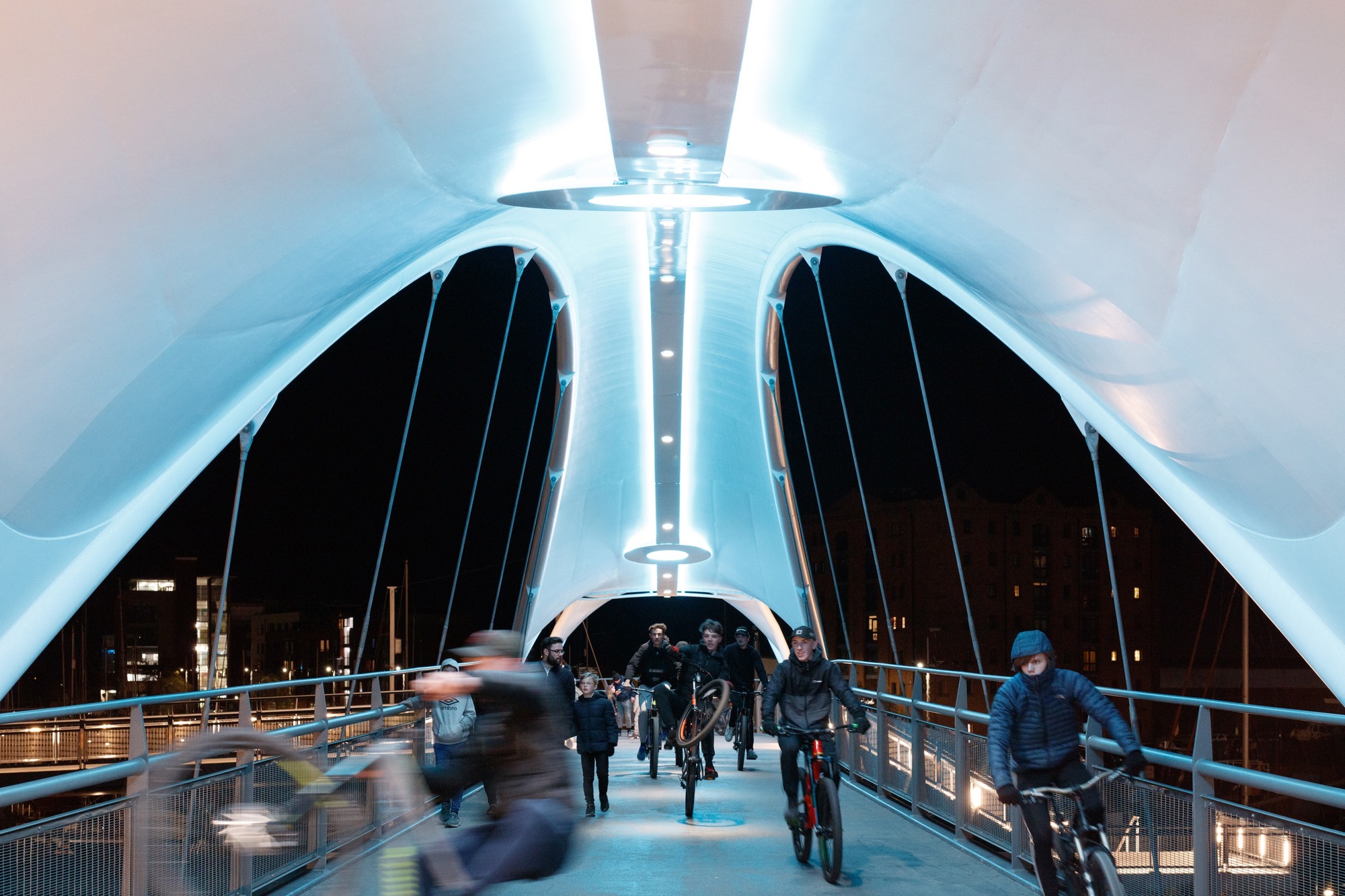 英国赫尔市 Murdoch's Connection Bridge丨Arup 和 Matter Architecture-28