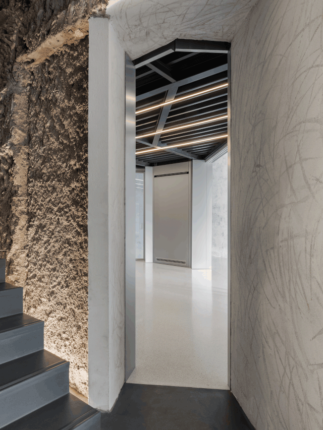 意式风情与现代技术交融的 Officine Gullo 厨房-36