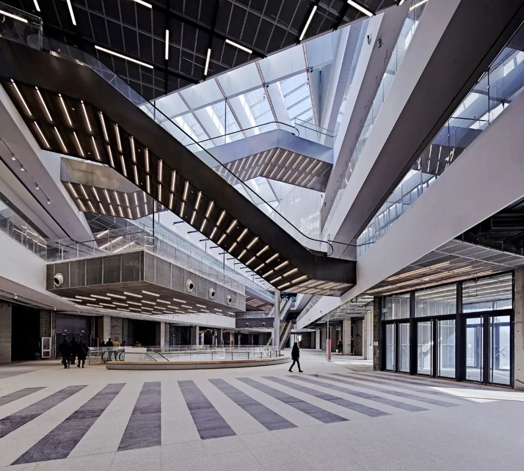 购物中心屋顶变跑道,颠覆传统空间设计-179