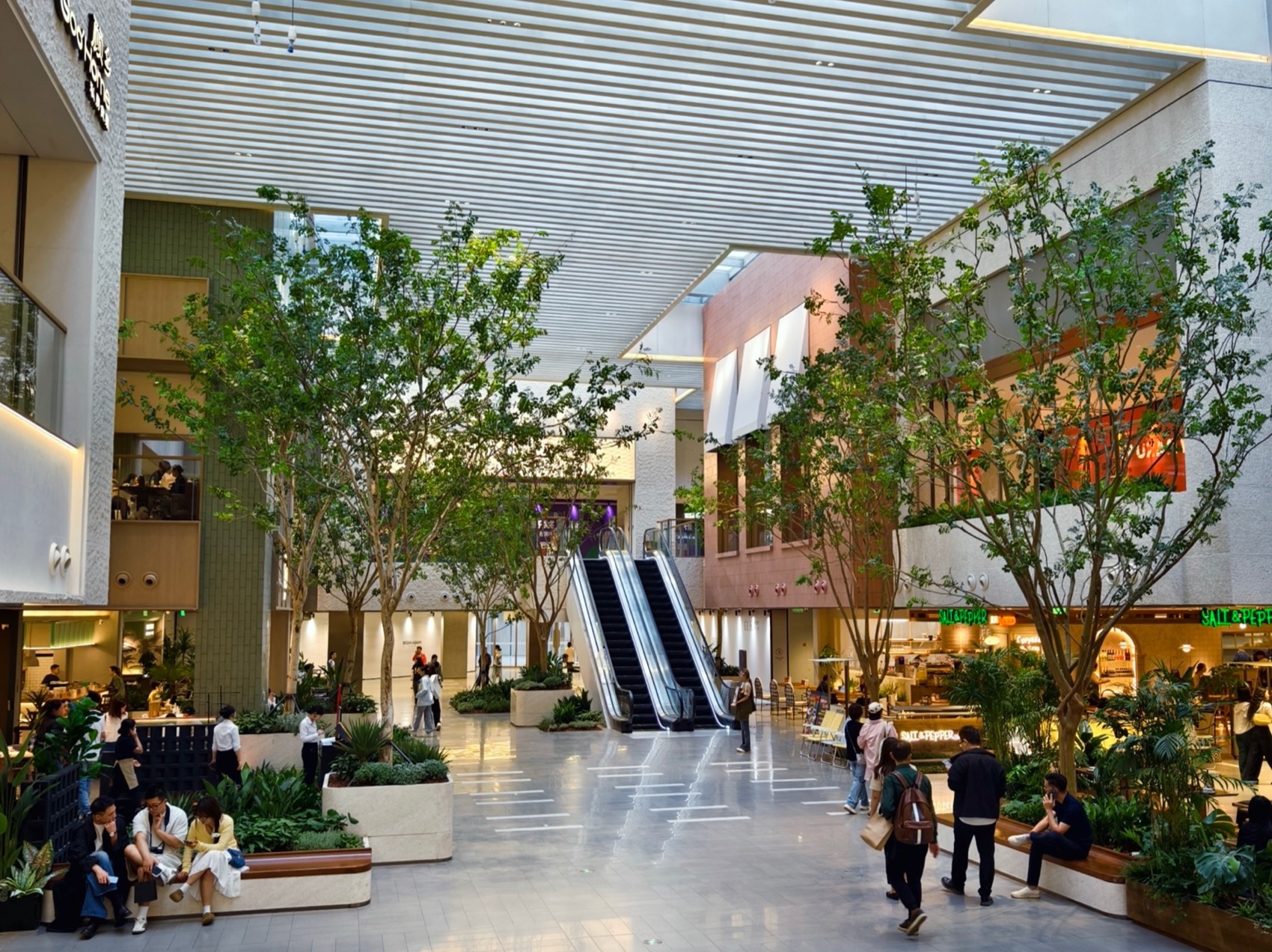 重庆龙湖北城天街B馆L4层室内景观营造丨中国湖北丨物候设计（重庆物候景观规划设计有限公司）-44