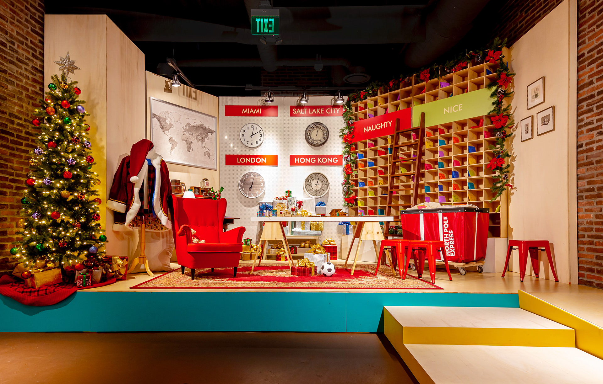 Brickell City Center / Santa's Post Office-0