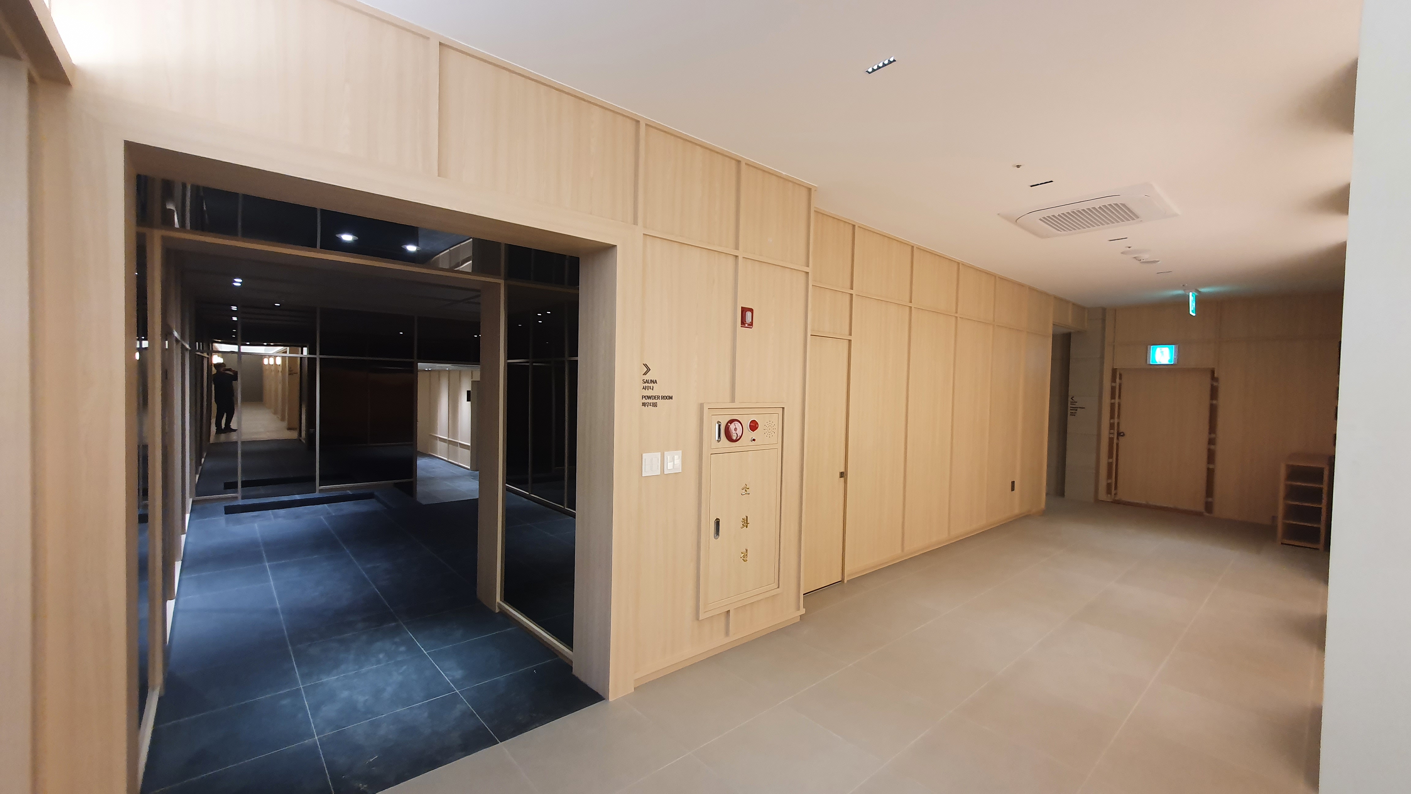 现代简约 200 平 CC 俱乐部室内设计-11