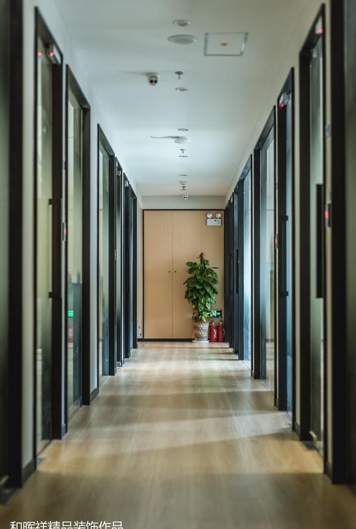 极简主义办公室设计，温馨如家-21