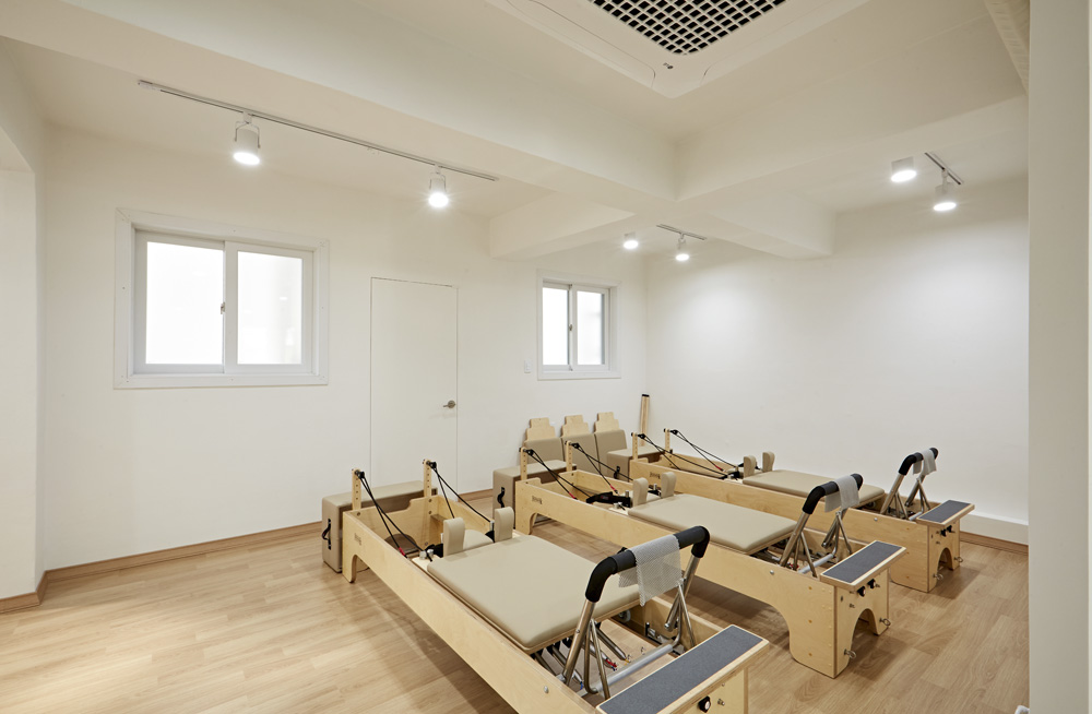 极简白与木，打造温馨舒适之家-9