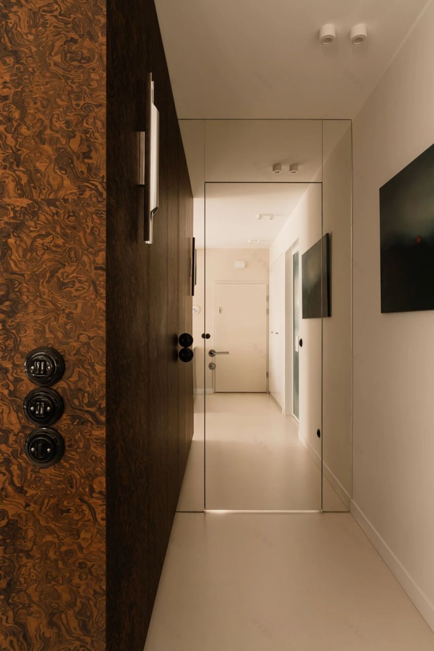 One Desk/一位男生的75㎡独居宅-12