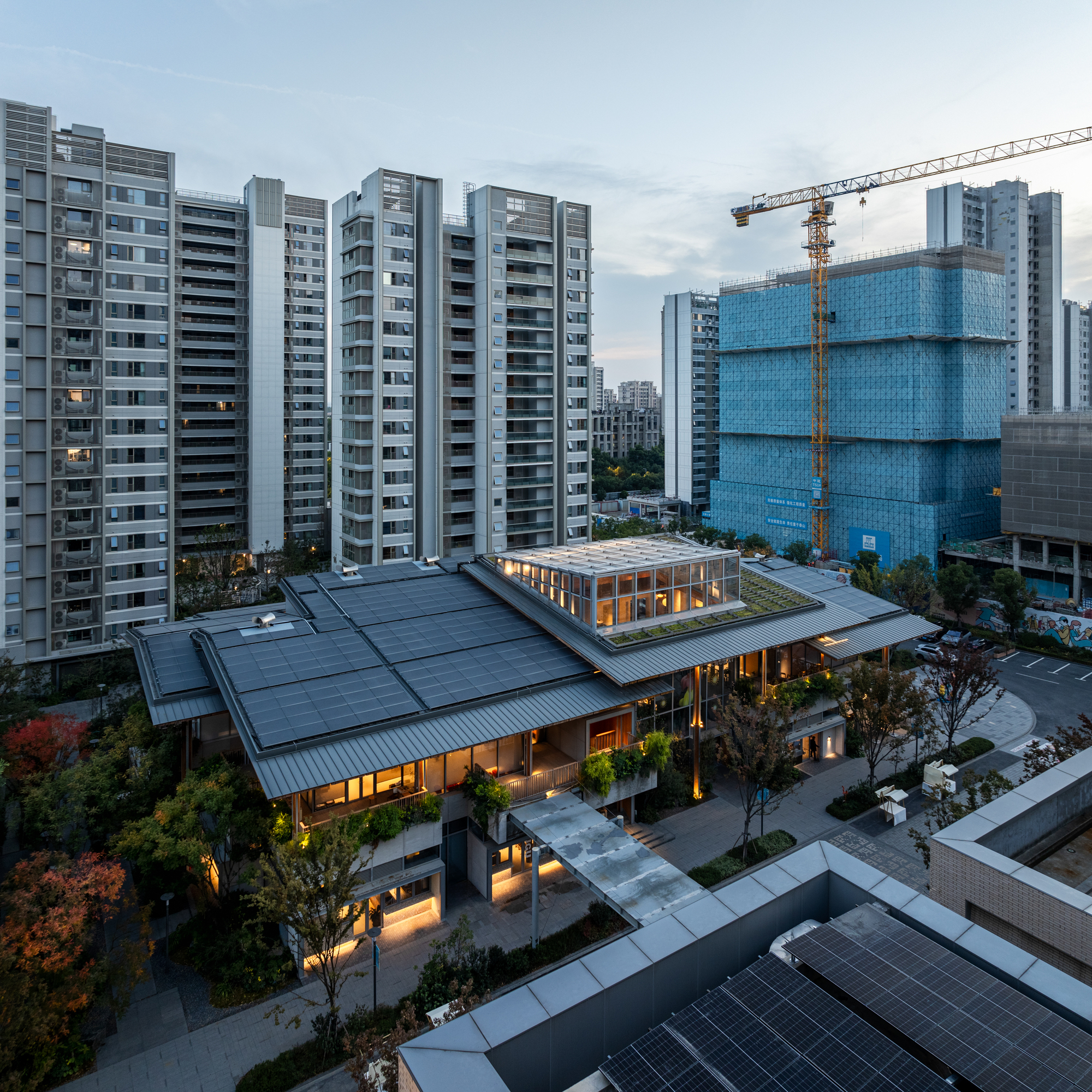 CHUNXI Marketplace and GULANG Gymnasium / Atelier Z+-71