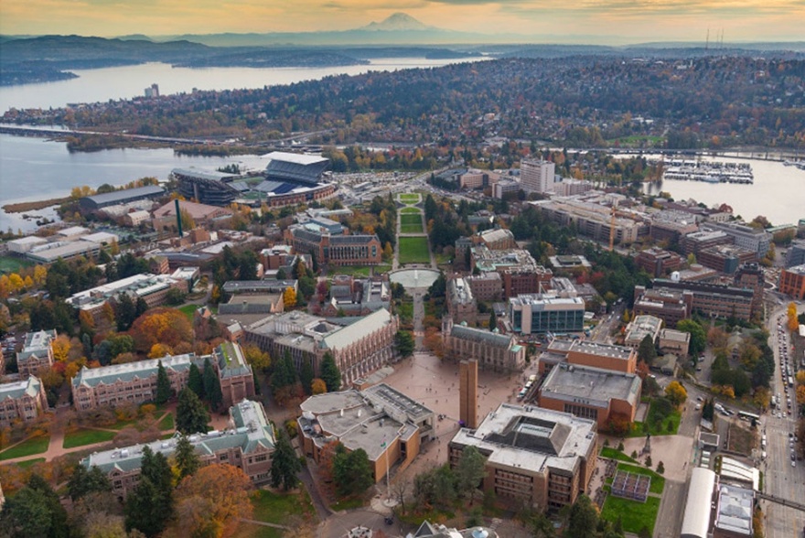 华盛顿大学下雷尼尔维斯塔人行陆桥——现代校园纽带,历史轴线重生-38