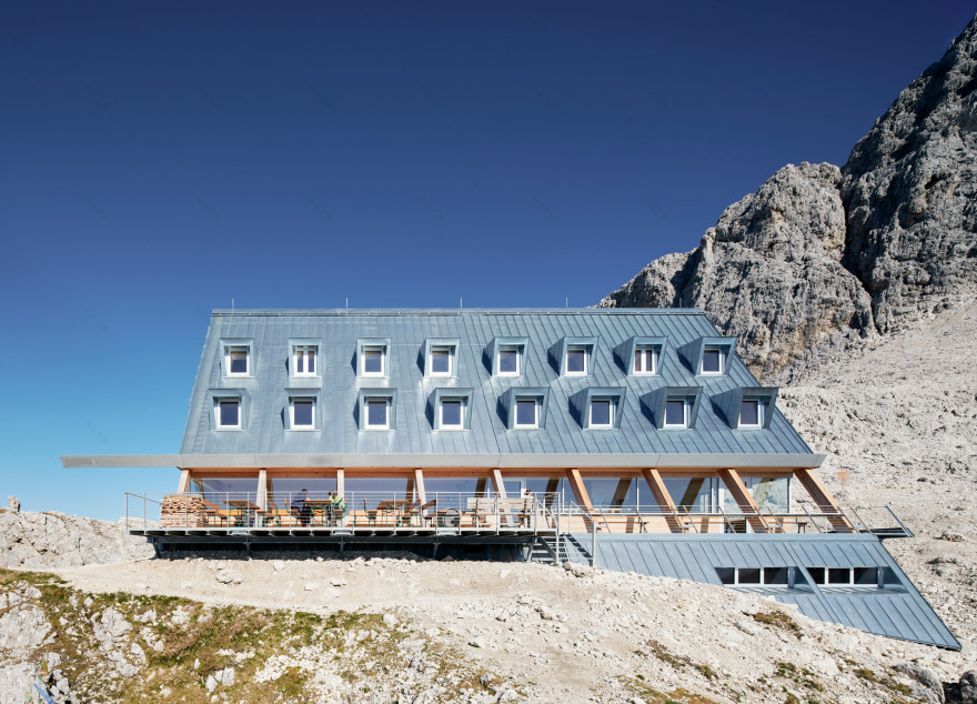 意大利阿尔卑斯山反光山地静修处-4