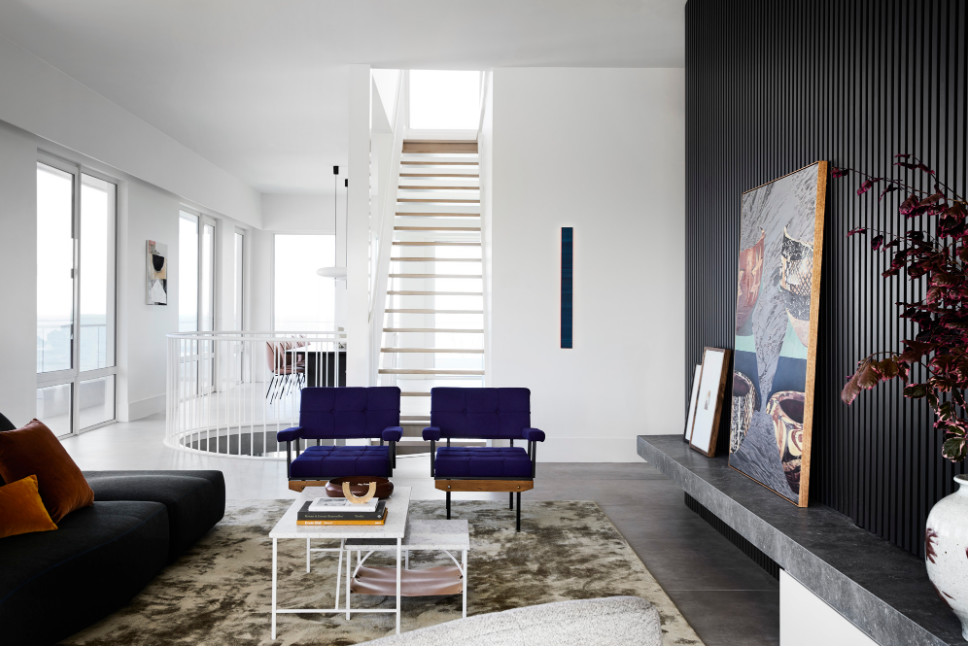 金色的;金黄色的;金的;金制的-107