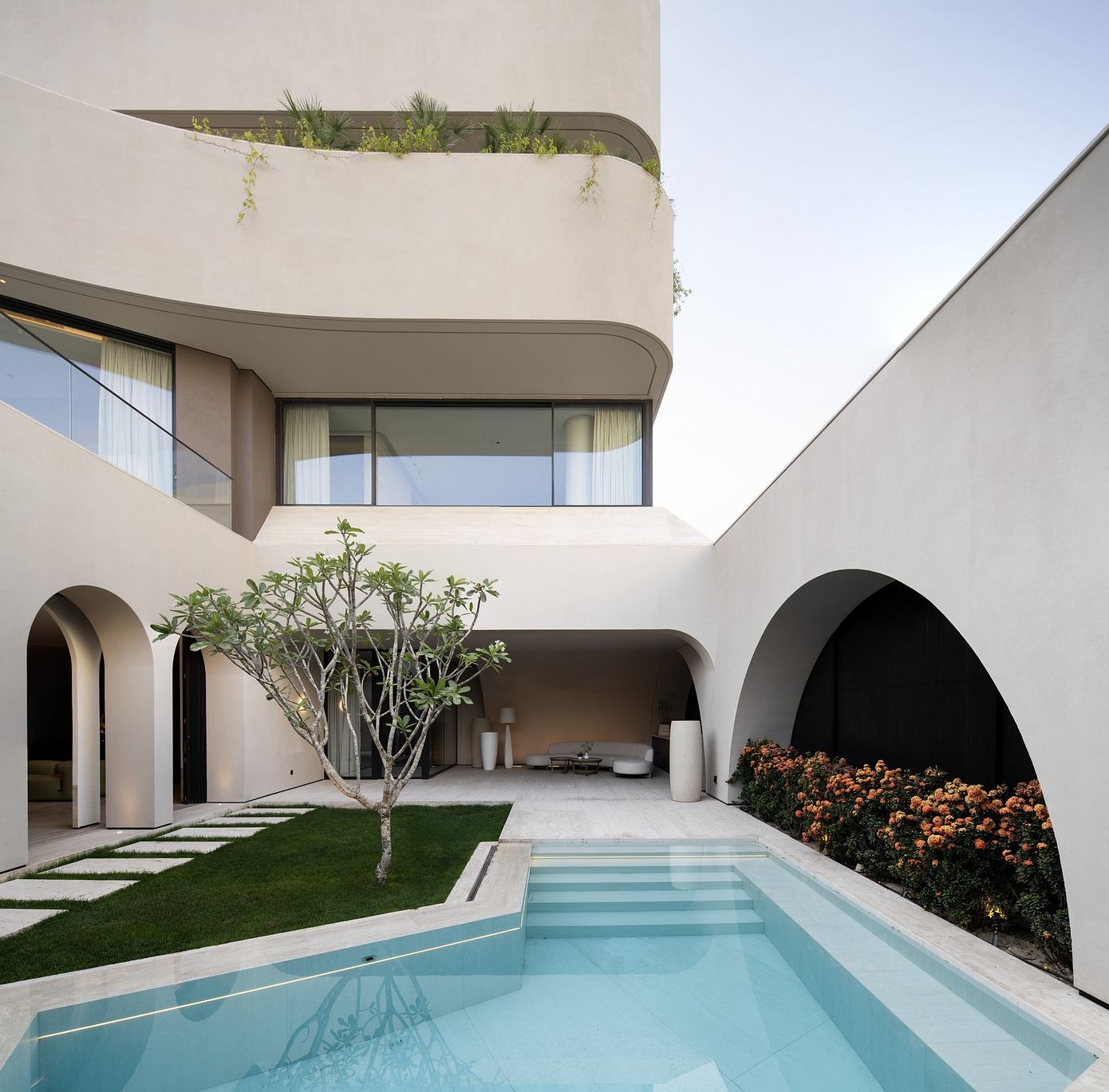 Shell House: From Dune to City – a Rotating Courtyard Refuge-8