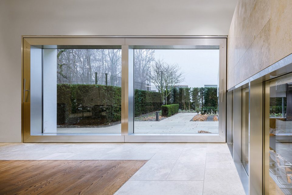 荷兰历史建筑变身为开放新兴办公空间  KAAN Architecten-23