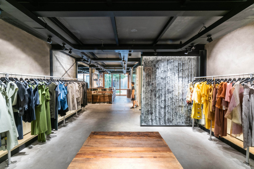 时尚玻璃盒子 | Fernanda Yamamoto 商店的室内设计-5