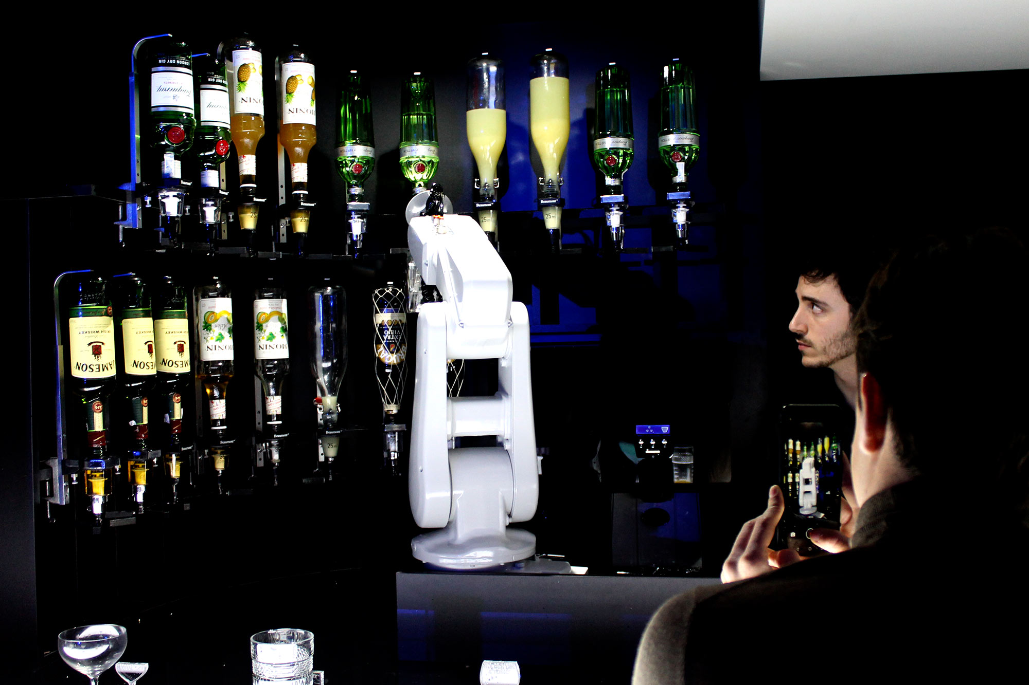 Bar robotizado（机器人酒吧）丨西班牙马德里丨EXarchitects-31