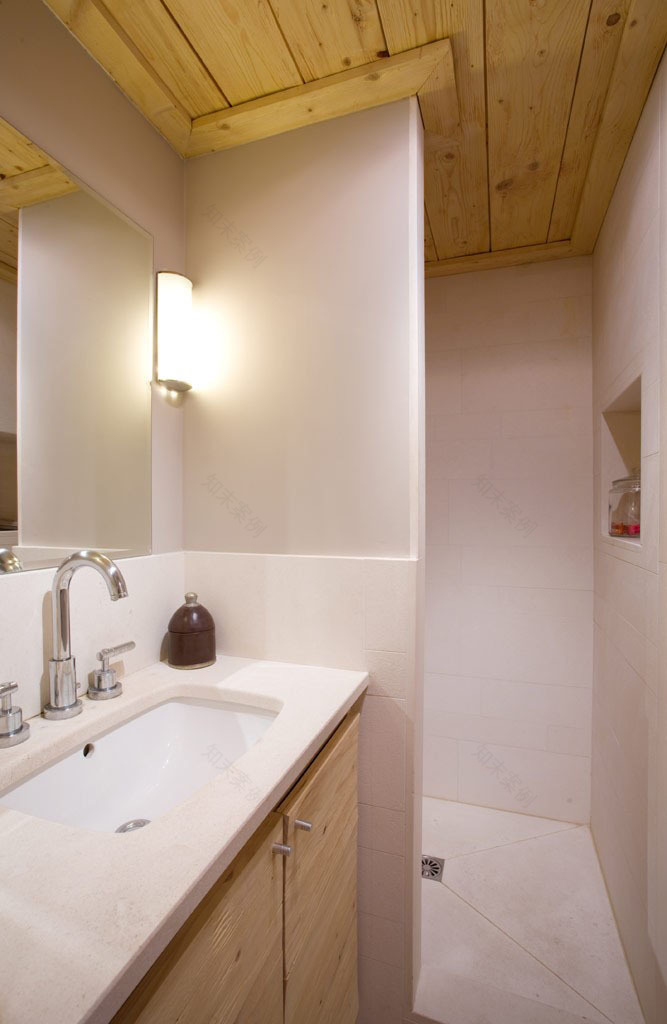 含精美木质元素的小型公寓室内设计-13