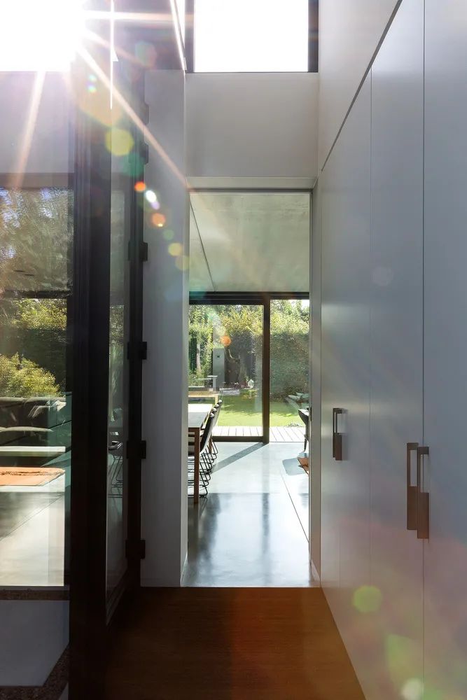 比利时混凝土住宅，温暖现代的可持续发展之家-40