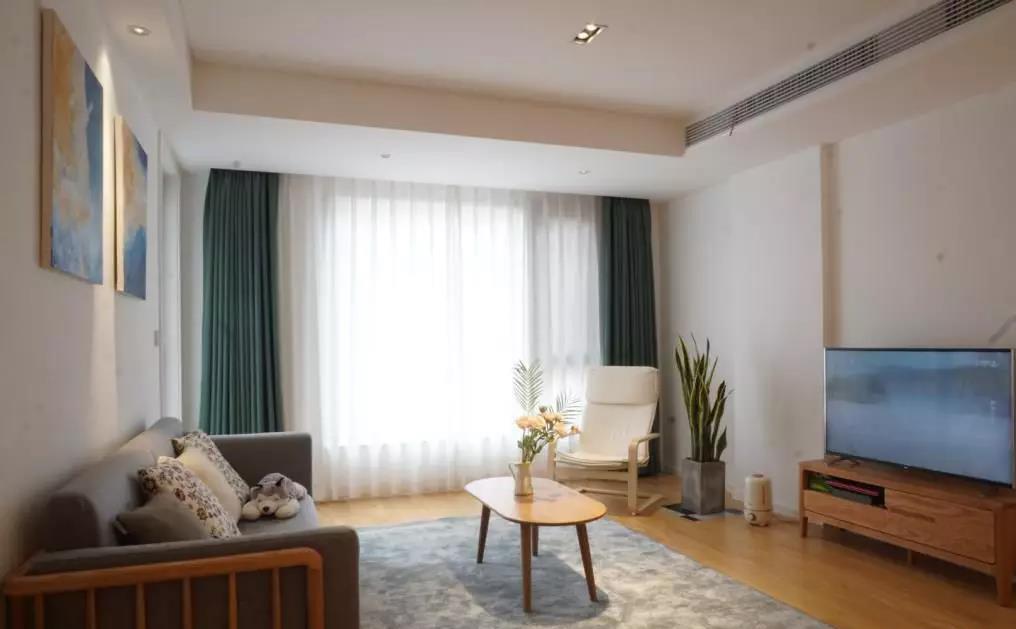 简约木质感,家的温馨港湾——现代简约家居设计案例-5