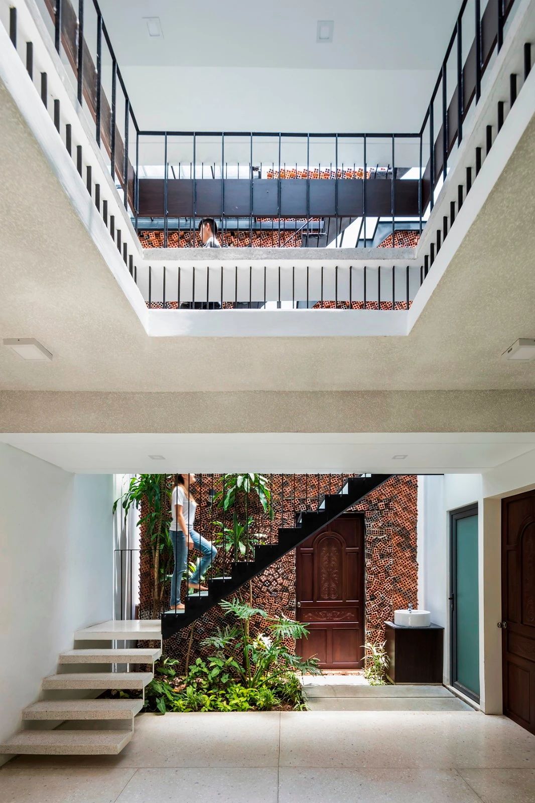 全球最具创意的十座红砖建筑丨孟加拉国丨PMA Madhushala,Sthapotik,CTA 等-62