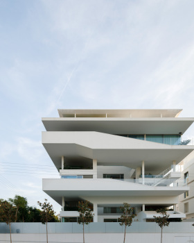 孤僻的房屋丨希腊丨KLab architecture