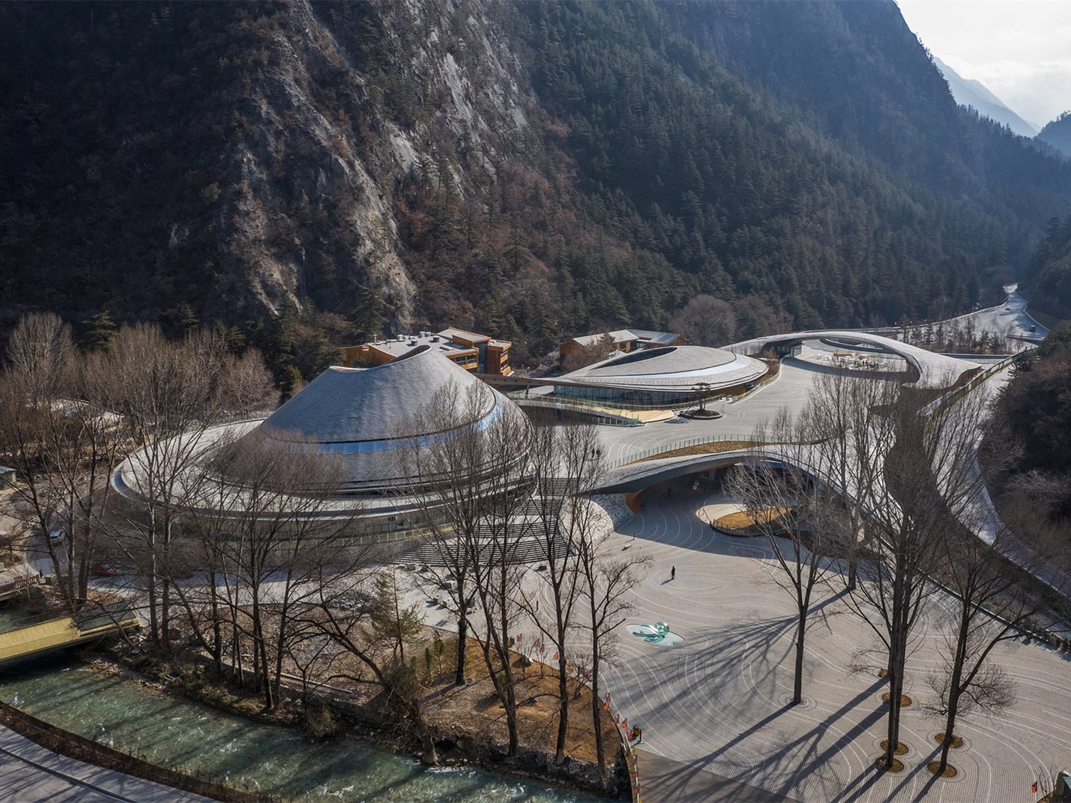 阿坝九寨沟景区沟口立体式游客服务中心丨中国阿坝丨清华大学建筑设计研究院-3