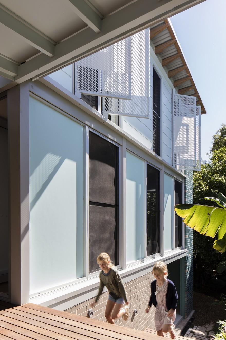 Old Weatherboard House in Sydney Gets Modern Addition-9