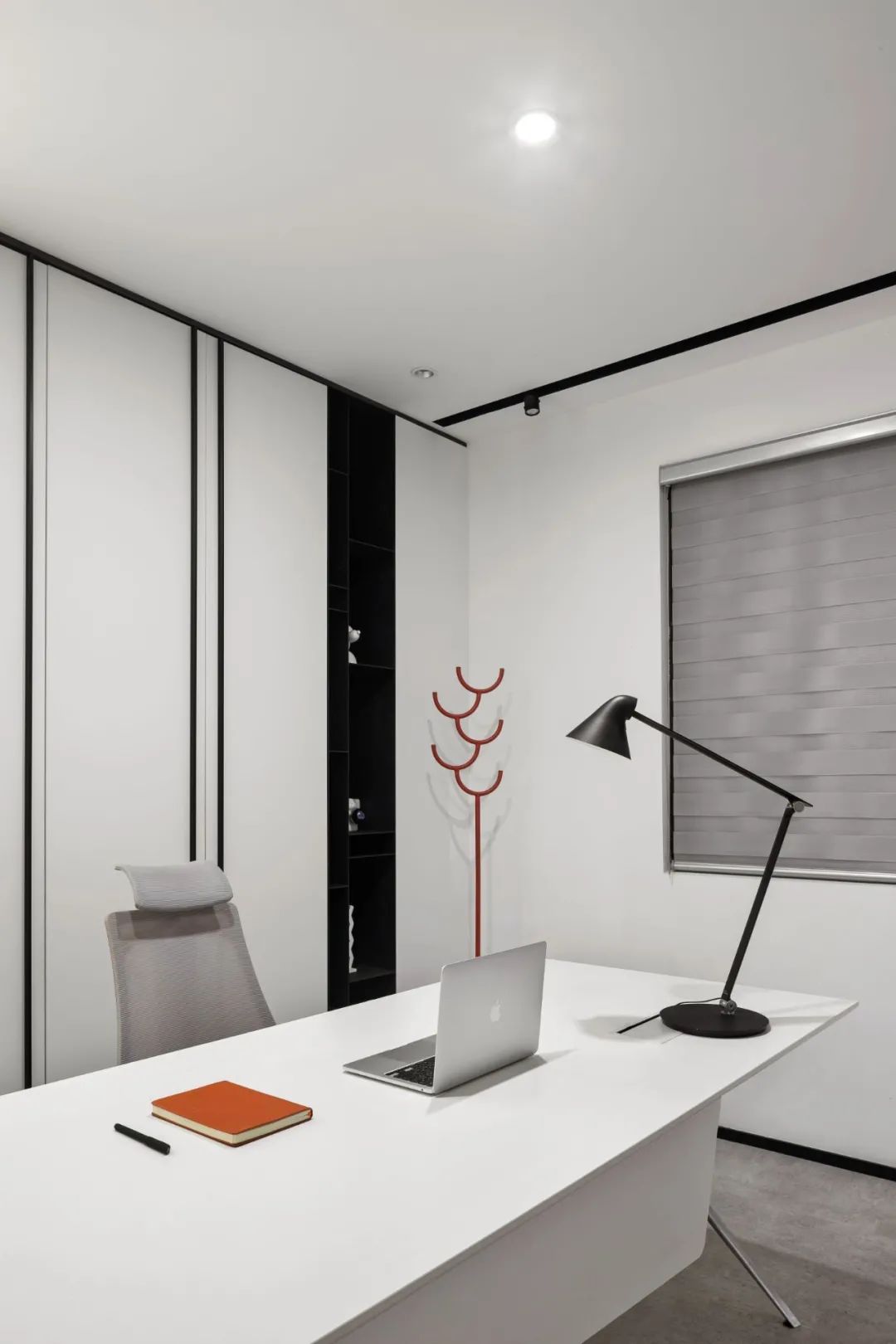 极简黑白灰的现代艺术办公空间丨中国中山丨君儿空间设计-46