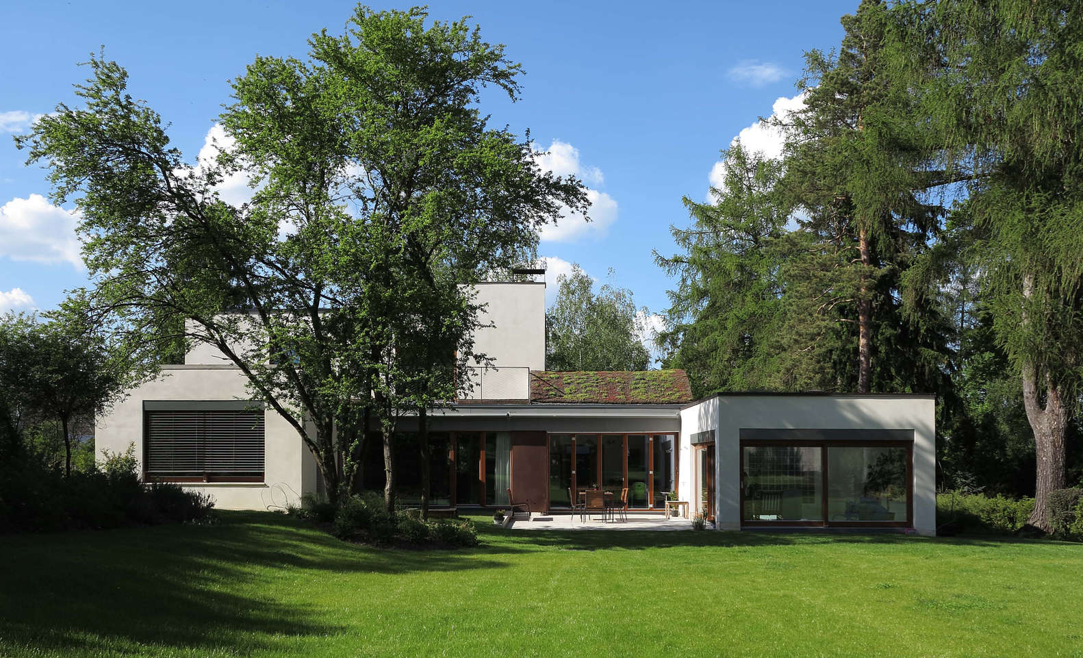 捷克 Benešov 家庭别墅，绿色环绕中的生活空间-23