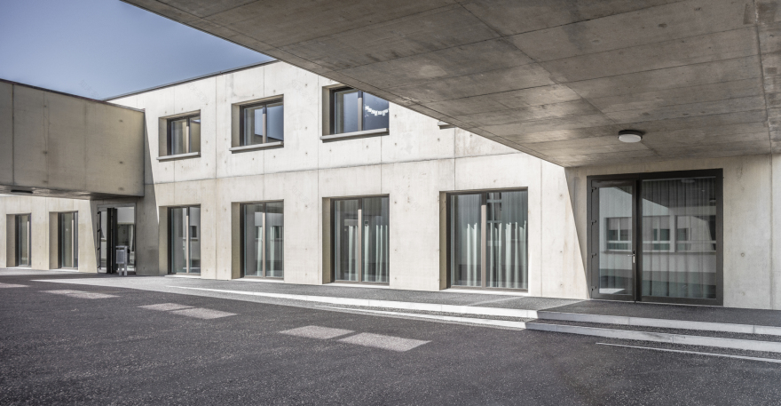 Evilard 小学扩建 | 新旧融合的室内设计-29