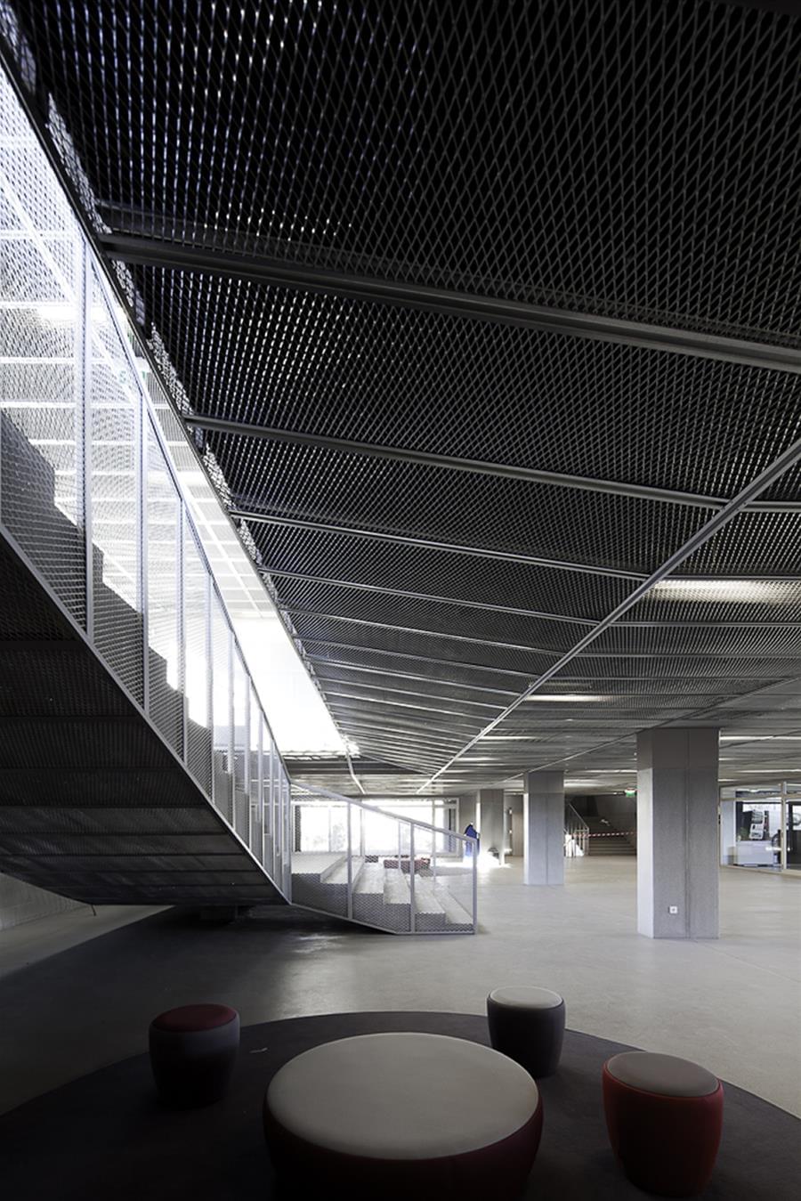 葡萄牙 Lousada 市立中学 | 环保与科技融合的现代教育空间-21