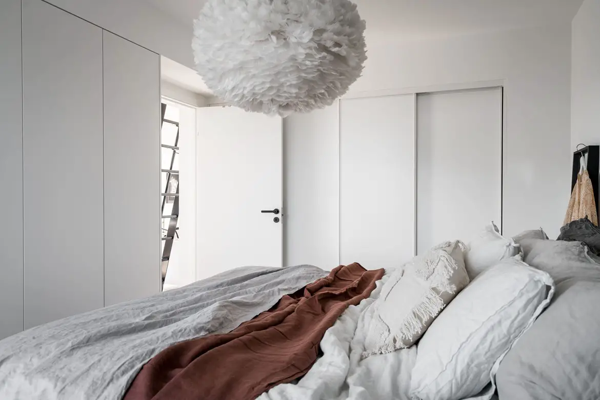 现代公寓挑高设计，充分利用空间打造梦想居所-15