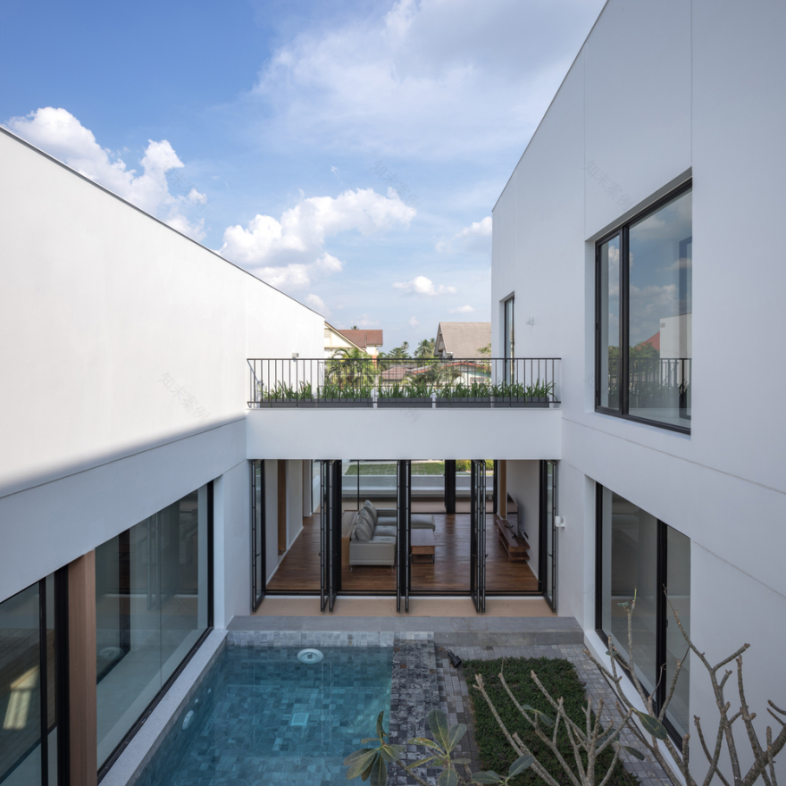 曼谷郊区诗意空间 · 多庭院住宅-39