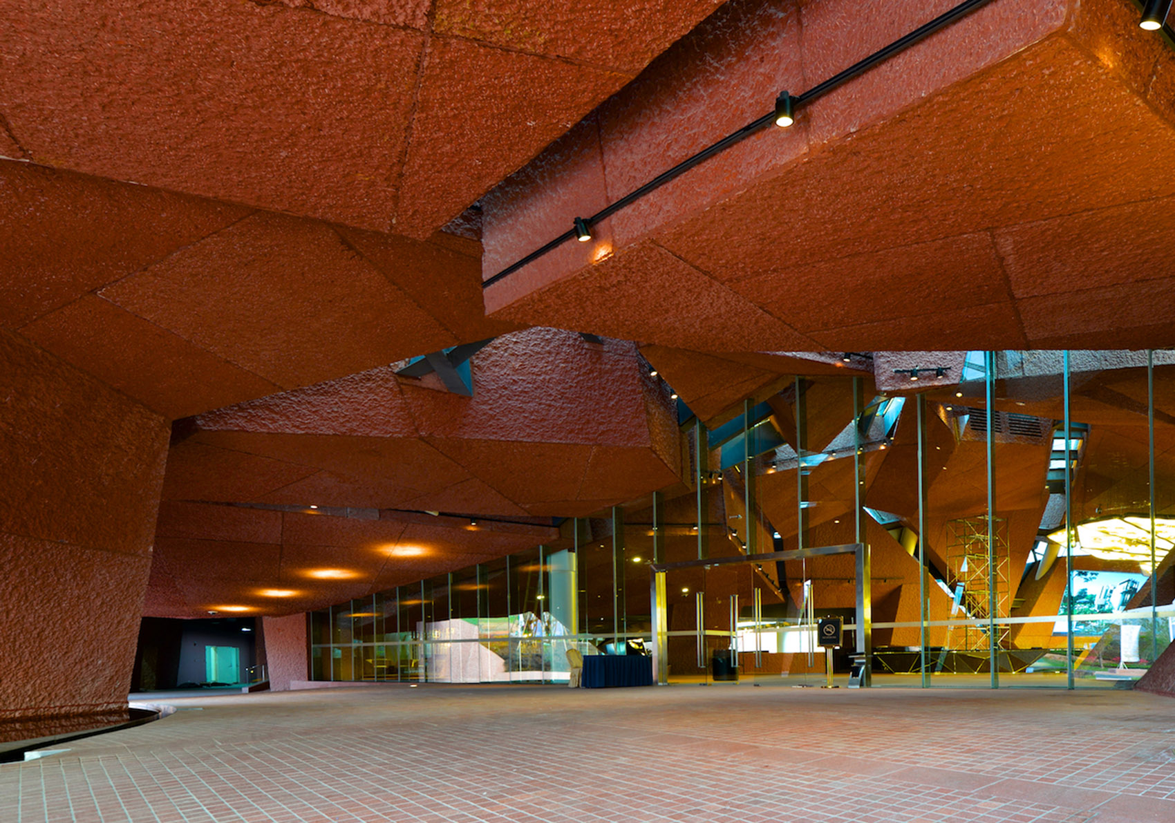 安托内.普雷多克与麓湖艺展中心, 成都 / Antoine Predock-63