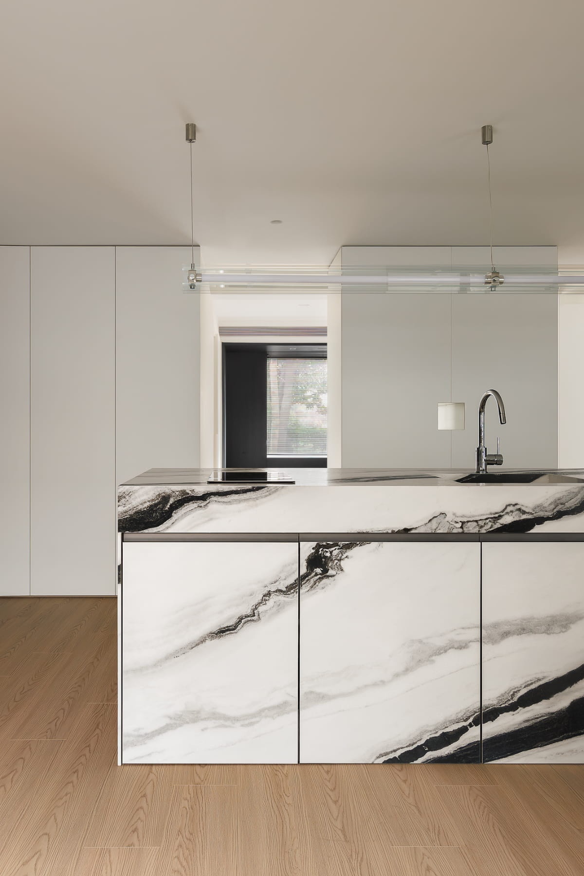 剥离繁杂,黑白描绘生活的纯粹与本真丨赫设计-52