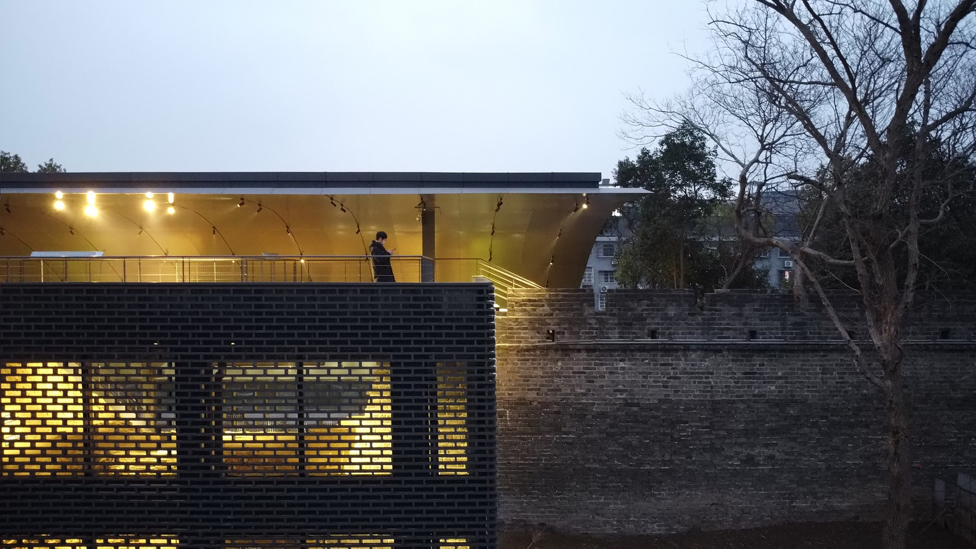 Jingzhou City Wall Archaeological Site Exhibition Pavilion / Qing Studio-22