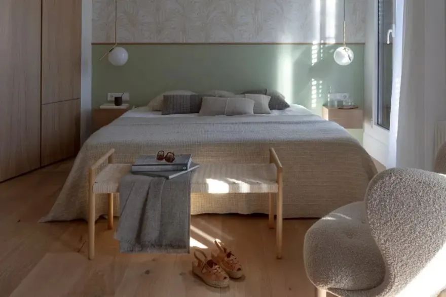 巴塞罗那古典建筑中的现代顶层公寓-13