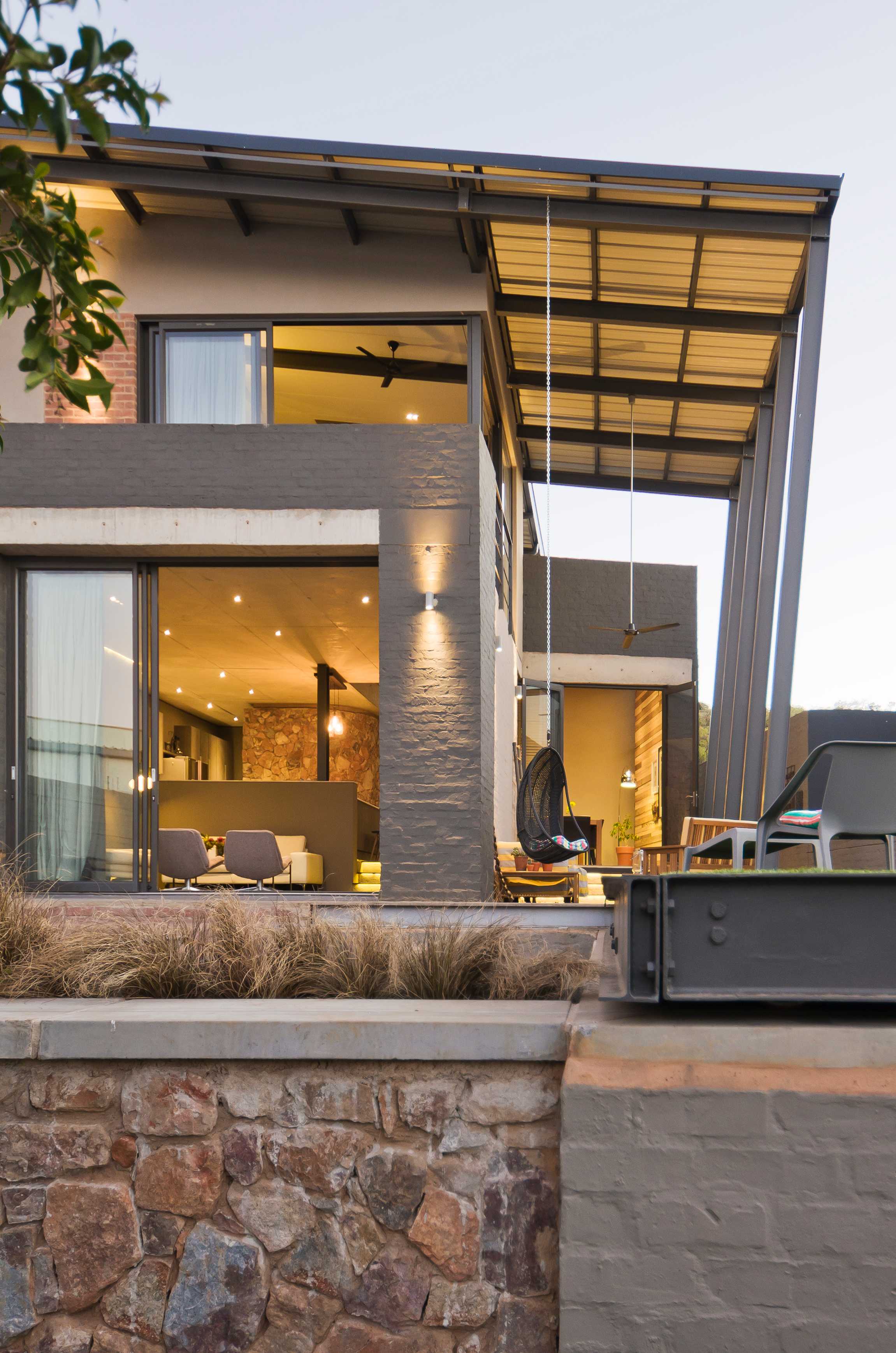 狭窄立面上的宜居空间-10