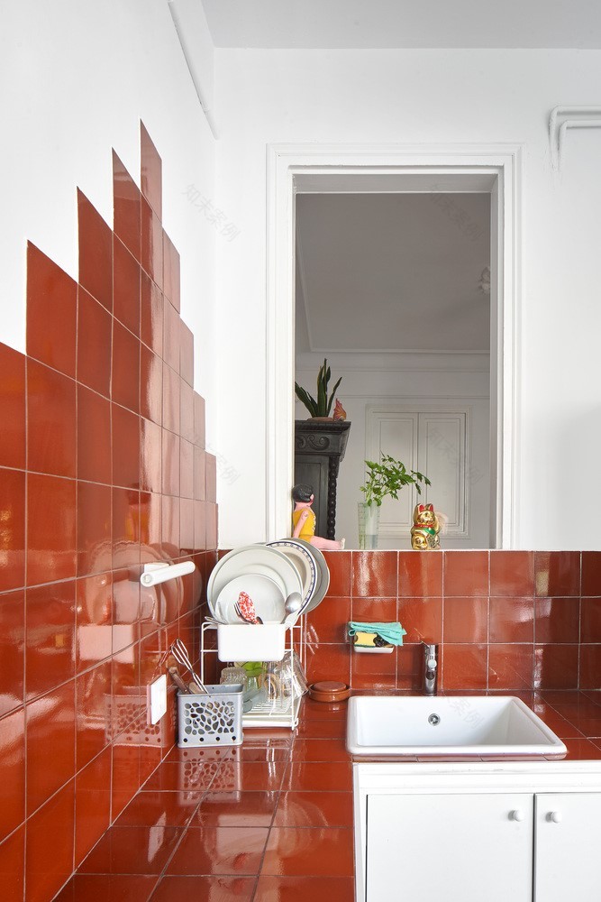 巴塞罗那 Verdi 街 140 平米翻修 | 瓷砖与桌子的空间对话-15