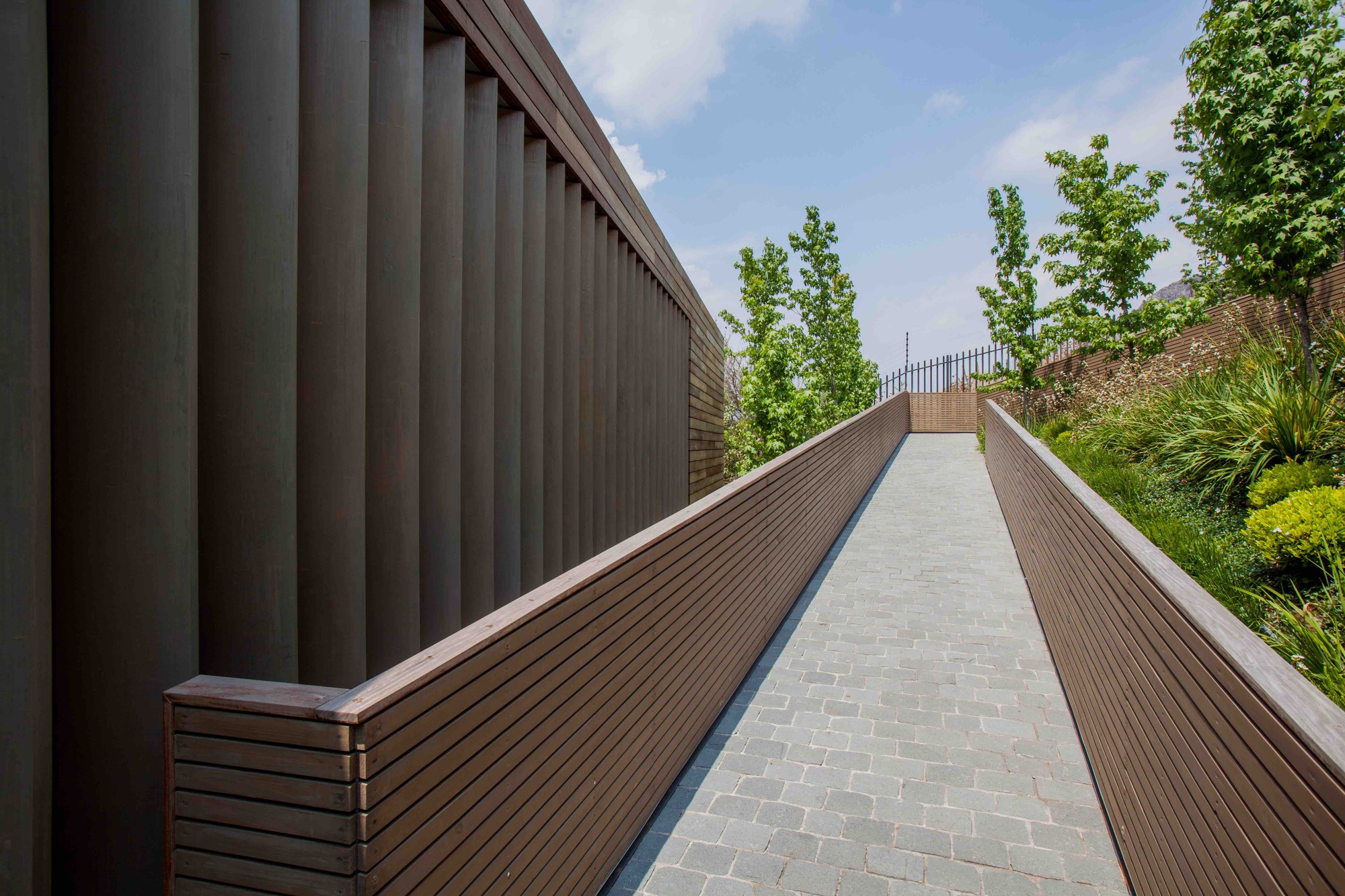 埃斯梅拉达之家丨智利圣地亚哥丨Cazú Zegers Arquitectura-23