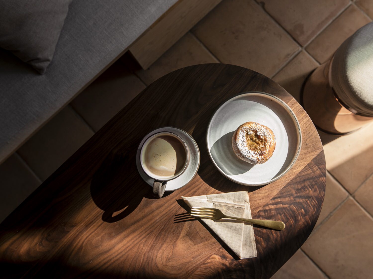 五光十色,诱人的现代烘焙店设计-9