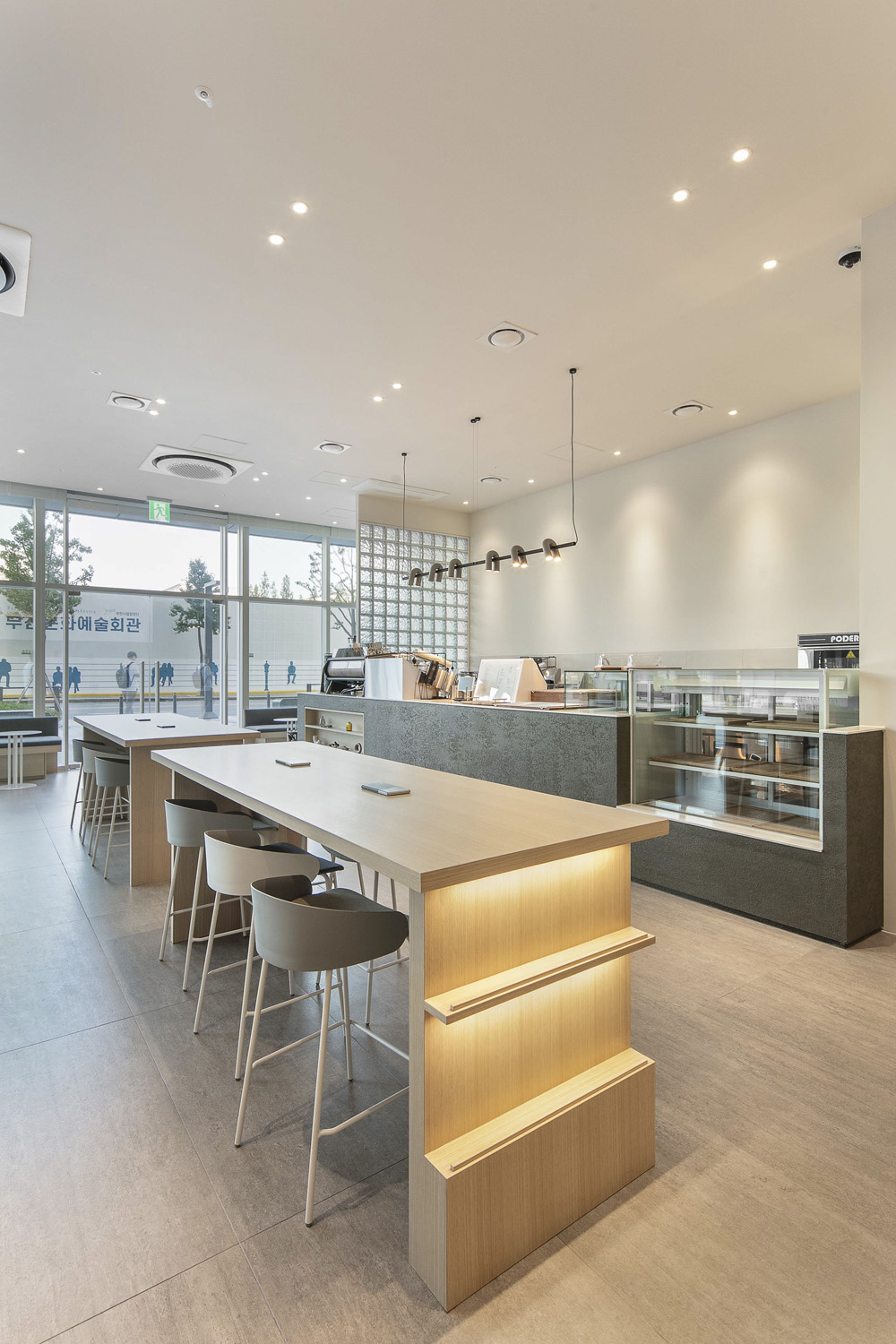 现代时尚，30 平咖啡厅的精致内饰-7