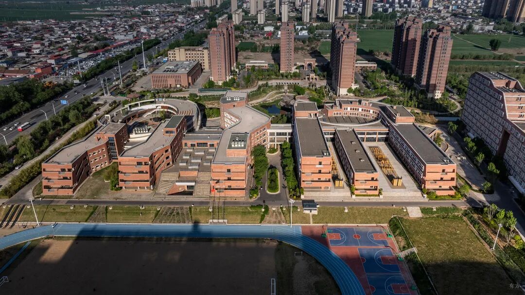 【AT】深圳易加-SZA设计新作｜成于矿坑——童泰国际学校-0