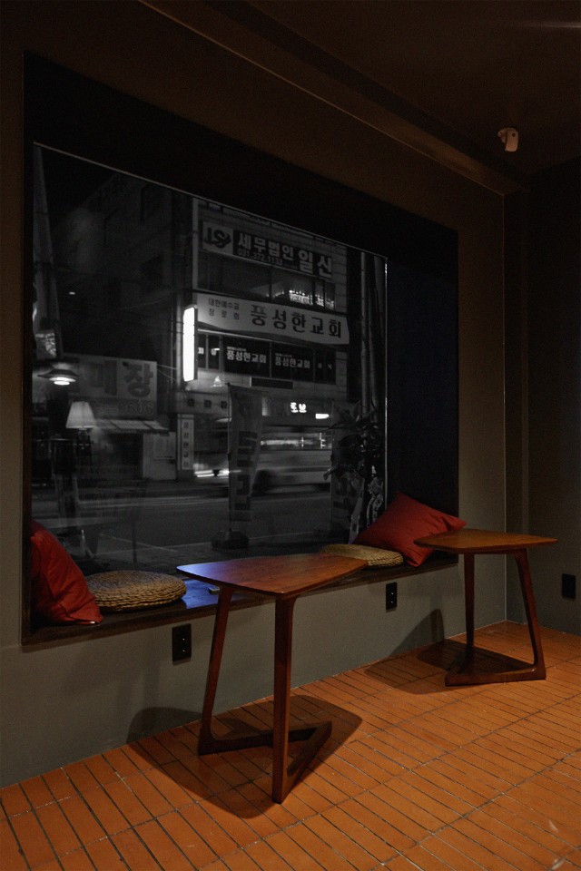 现代简约风 10 坪咖啡厅 高雅黑色调室内设计-11